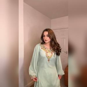 Conjunto de salwar kameez sharara de georgette multicolor de última moda con detalles de trabajo en resham y dupatta elegante, colección 2025 - Product Image 4