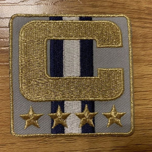 Écusson Captain C avec quatre étoiles dorées brodées au fer ou à coudre pour les maillots de l'équipe de football de basket-ball - Product Image 6