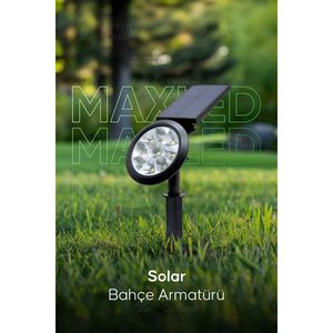 Energia solare ammucchiata giardino solare e apparecchio prato ambra luce colorata