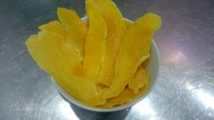 Rebanadas de mango secadas al aire de grado de exportación de Vietnam Tropical sabor dulce fruta aperitivo suministro a granel OEM Fabricante Mayorista - Product Image 3