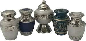 Urnes funéraires en laiton et aluminium avec motif de patte, couleur noir et or, durables, plusieurs tailles disponibles - Product Image 4