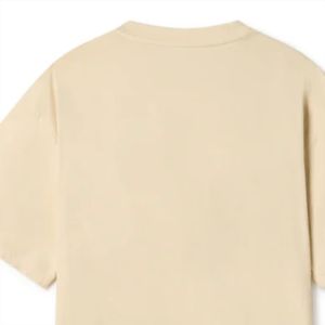 Cómoda Camiseta extragrande para hombre con ajuste holgado, perfecta para la moda urbana y la comodidad diaria - Product Image 3