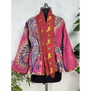 Chaqueta Vintage Kantha con Costuras Dori, Diseño Único Hecho a Mano, Estilo Boho Chic, Reversible, Corta, con Decoración de Patchwork para Primavera - Product Image 4