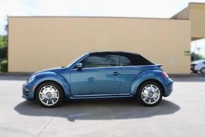 Offre exceptionnelle : Volkswagen Beetle 2 d'occasion, modèle 2019, propre et en excellent état. 0 T S C o n v  e r tible FWD Prêt à être expédié - Product Image 3