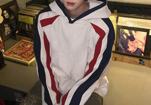 เสื้อแจ็กเก็ตมีฮู้ดใส่ได้ทั้งชายและหญิงเสื้อสวมหัวเปิดไหล่มีกระเป๋าพิมพ์ลายนูนสีเทอร์รี่สไตล์ฝรั่งเศส - Product Image 2