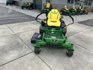 Tondeuse autoportée à rayon de braquage zéro John Deere Z320R Z320M 2025 avec moteur V-Twin 21,5 CV et plateau de coupe de 42 pouces à vendre - Product Image 3