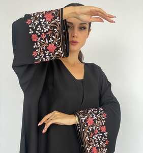 Abaya en soie noire anti-rides avec broderie multicolore pour adultes - Vêtement de prière - Product Image 2