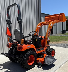 Tractor Kubota BX2370 asequible con cargador frontal, 4x4, 23 HP, en venta - Product Image 2