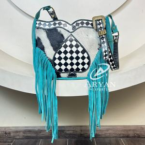 กระเป๋าสะพายไหล่หนังกลับลายตารางหมากรุก แต่งพู่หนังแท้ ดีไซน์ลูกเต๋า แฟชั่นหรูหราสำหรับผู้หญิง ขายส่งแบบใหม่ - Product Image 1