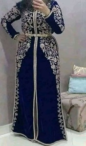 Élégante robe Caftan bleue 2023 Belle broderie Zari Dabka Work & Crystal Glass Beadsstone en soie et lin - Product Image 2