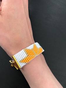 Brazalete de abeja con cuentas bordado hecho a mano, ligero, duradero, respetuoso con el medio ambiente, tamaño personalizable para mujeres y niñas - Product Image 4