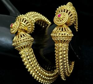 STUNNING SPARKLES Juego de Brazaletes de Moissanita Chapados en Oro de Latón de Diseño Moderno RSNM-240 para Mujer, para Bodas y Fiestas - Product Image 1