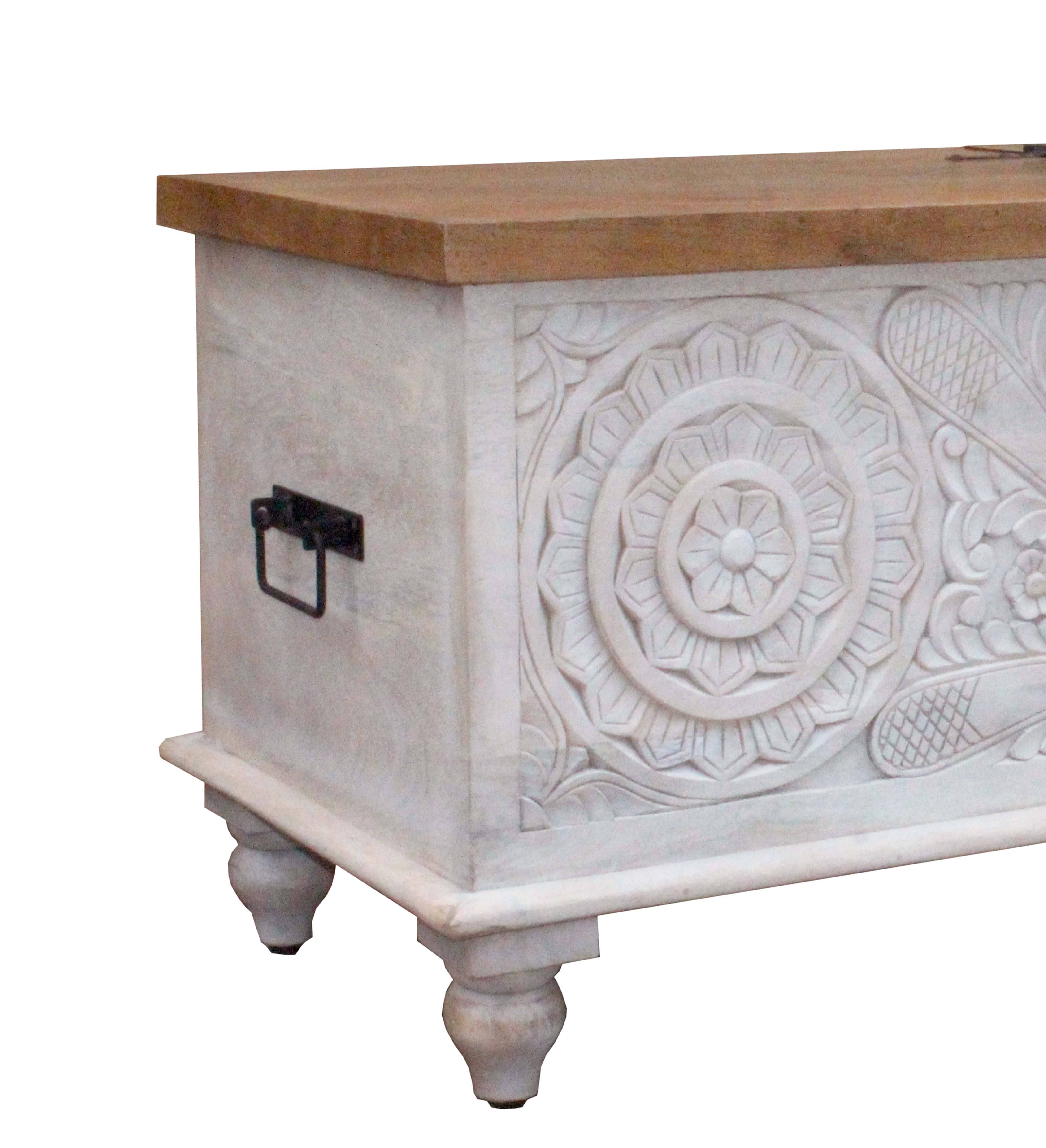 ธรรมชาติและสีขาว