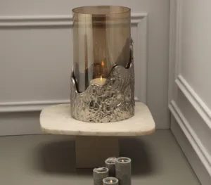 ด้วยรูปลักษณ์ของสมัยโบราณเชิงเทียนแรงถูกสร้างขึ้นจากเส้นทรงกระบอกที่สะอาดของแก้วรมควัน - Product Image 2