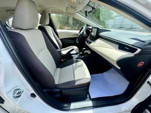 Toyota Híbrido Sedán Blanco 2021 Usado, Tracción Delantera, Volante a la Izquierda, Faros LED, R16 para Exportación - Product Image 3