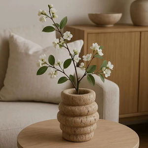 Jarrón de Anillo de Piedra de Travertino Hecho a Mano, Diseño Escultural Moderno, Textura Natural, Pieza Decorativa Duradera para una Decoración del Hogar Elegante - Product Image 1