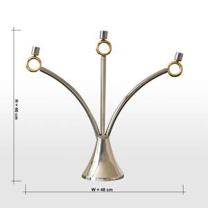 เชิงเทียนสีเงินคุณภาพสูงที่วางกลางโต๊ะที่สง่างามตกแต่งอย่างมีสไตล์เน้นการแสดงที่บ้านแนวโรแมนติกและรื่นเริง - Product Image 1