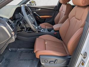 Audi Q5 Híbrido Enchufable 2025 Seminuevo Premium S Line 55 TFSI AWD SUV con Monitoreo de Punto Ciego - Product Image 4