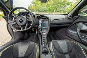 Véhicules d'occasion 2022 McLaren 720S Performance 710 ch Prêt à être expédié - Product Image 2