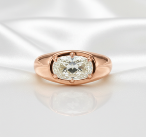 Anillo de compromiso solitario de moissanita de 3 quilates con corte cojín estilo East West, engaste clásico de garra, diseño gitano, aniversario, unisex, modelo Old Mine - Product Image 4