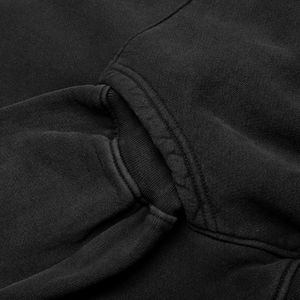 Sweats à capuche pour hommes personnalisés et élégants, avec un tissu polaire durable et une technologie d'impression DTG DTF de qualité supérieure, parfaits pour le streetwear - Product Image 4