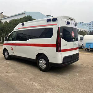 Ambulance d'occasion de haute qualité avec isolation, axe central et toit surélevé pour la surveillance - Product Image 5