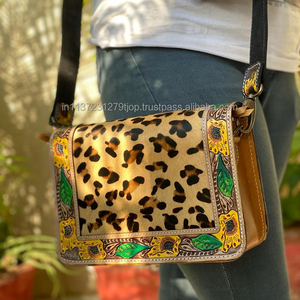 Sac en cuir véritable usiné à la main Sac à bandoulière Sac en cuir de fourrure de léopard usiné Sac à main élégant pour femmes Sacs à bandoulière - Product Image 3