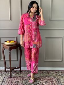 ชุดสายพิเศษยาวถึงข้อเท้าสำหรับงานแต่งงานพร้อมโบว์ผ้าพันคอสำหรับงานปาร์ตี้และพิธี haldi หนึ่งชุด - Product Image 5