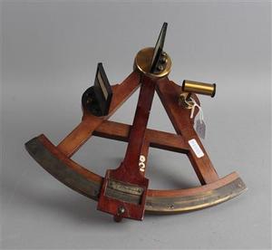 Look élégant en laiton Ship Sextant allemand Sextant avec boîte en bois dur Fait à la main de qualité supérieure pour la décoration de l'hôtel à la maison en basse quantité minimale de commande - Product Image 4