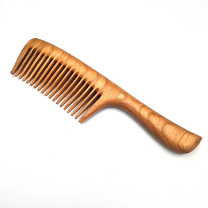 Peigne à cheveux en bois moderne, écologique, fait à la main, pour usage en salon, en provenance d'Inde, vente en gros par Saniya Handicraft - Product Image 4