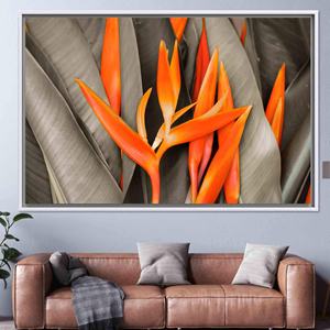 Lienzo impreso: arte de pared de cristal con diseño floral de Heliconia naranja, impresión botánica, lienzo con marco blanco - Product Image 1