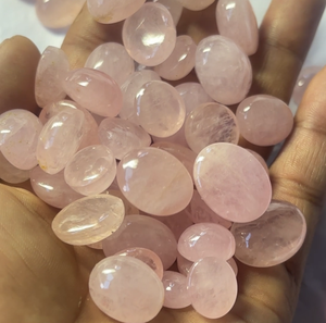 Forma libre Morganita Rosa Tamaño libre Forma ovalada Piedra preciosa Lisa Talla hecha a mano para hacer joyería de plata 925 de excelente calidad - Product Image 1