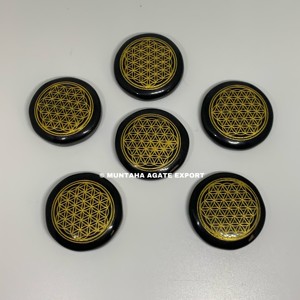 Pierre d'Agate Noire Gravée Cristal de Style Feng Shui avec Thème de Mascotte Cristal de Poche en Agate Noire - Product Image 1