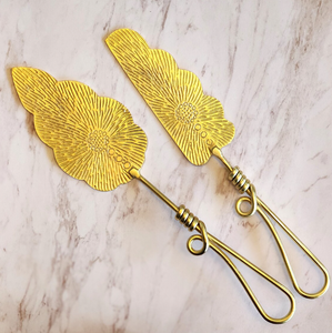 Lujoso Servidor de pastel con mango trenzado chapado en oro Nuevo estilo en el servidor de la mejor calidad para la función de Evento de boda en precio al por mayor - Product Image 3