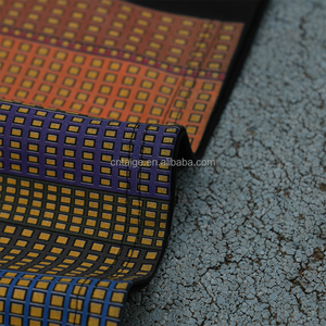 Camisetas gráficas de peso pesado para mujer, camisetas recortadas con diamantes de imitación negros personalizados - Product Image 6