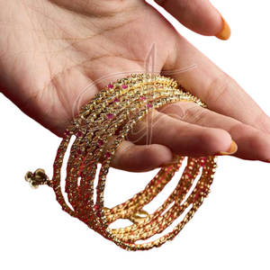 Bracelets en perles de prune, délicatement ornés d'un plaqué or brillant, une touche de douceur et d'élégance - Product Image 1