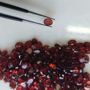 Granate Rojo Natural 5x4MM Corte Ovalado, Gema Suelta de la Mejor Calidad para la Fabricación de Joyas - Product Image 2