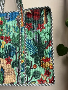 Sacs fourre-tout en coton matelassé personnalisés Sacs à provisions avec logo personnalisé pour femmes, écologiques et réutilisables, disponibles en vrac - Product Image 2