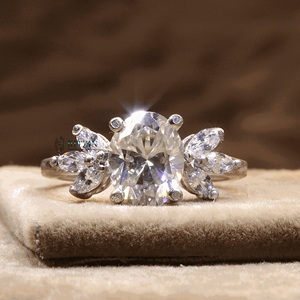 Anillo de compromiso de estilo ovalado y marquesa con diamantes de 7 piedras para mujer - Product Image 5