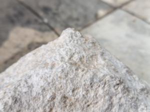 La pyrophyllite réfractaire réduit la porosité des revêtements monolithiques, améliorant la densité et maximisant la résistance aux attaques chimiques. - Product Image 6