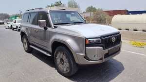 Nuovissimo 2025 per SUV Premium 4.1-6L Diesel I-Force Max V6 Turbo Trasmissione Automatica Guida a Sinistra Interni in Pelle Scura - Product Image 3