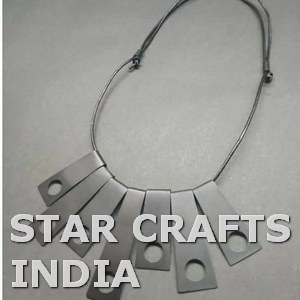 สร้อยโชคเกอร์เรซิ่นสีฟ้าสวยทำจากเรซินสวยงามสร้อยคอเครื่องประดับแบบแอฟริกันสร้อยคอขนาดใหญ่เป็นมิตรต่อสิ่งแวดล้อมภาพชนเผ่าของผู้หญิง - Product Image 4