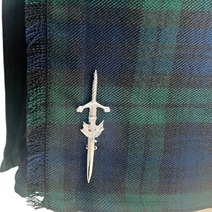 Kilt écossais à tartan en laine acrylique de 5 yards et 13oz pour hommes, design de montre écossais noir avec 2 boucles et bracelets en cuir - Product Image 3