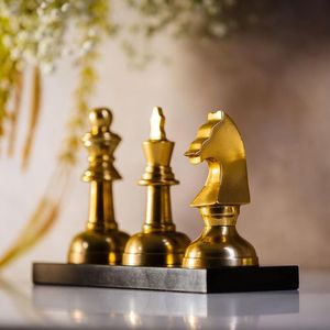 Jeu d'échecs en laiton aspect antique avec planche artistique et boîte d'échecs décorative artisanale pour enfants cadeau décor à la maison - Product Image 4