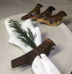 Anneaux de serviette dorés élégants et abordables pour la décoration de restaurant, de maison et de mariage, anneaux de serviette géométriques en bois poli - Product Image 1