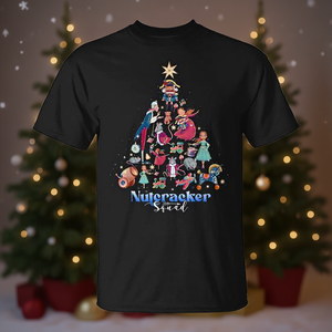 T-shirt promotionnel de Noël avec motif Casse-Noisette, Ballet, Arbre de Noël et Lumières de Noël - Product Image 2
