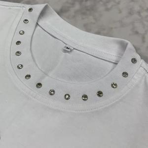 T-shirt en jersey graphique streetwear surdimensionné pour hommes, coupe courte en coton avec accent de strass sérigraphié, disponible en gros - Product Image 2