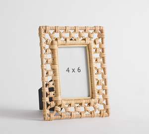 Marcos de fotos de ratán hechos a mano de primera calidad de Vietnam, disponibles a precios de mayorista con opciones de personalización OEM/ODM. - Product Image 1