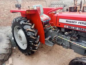 รถแทรกเตอร์แมสซีย์เฟอร์กูสัน 240 |   รถแทรกเตอร์ล้อ |   46 แรงม้า |   รถยนต์ขับเคลื่อนสองล้อ |   ระบบขับเคลื่อนด้วยเฟือง |   เครื่องยนต์และเกียร์ |   ปั๊ม |   โซลูชั่นการเกษตรที่ทนทาน - Product Image 5