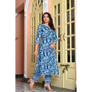Aegean Blue Floral Printed Ensemble pour femme Kurta en pur coton avec pantalon et mulmul Dupatta - Product Image 2